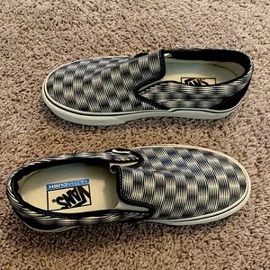Vans ultracush slides NEVER worn. Men’s size 7.0 women’s 8.5